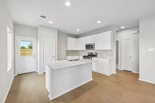 408 Hickory Hls Dr, Pattison, TX 77423 - Photo 5