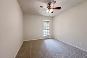 8 Sunnybrook St, Angleton, TX 77515 - Photo 9