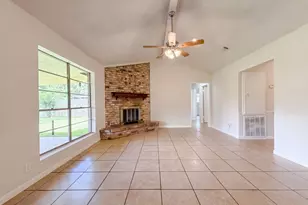 8 Sunnybrook St, Angleton, TX 77515 - Photo 7