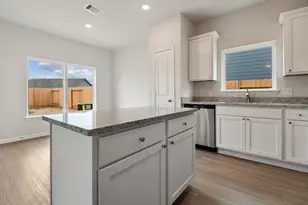 332 Kingston Wy, Waller, TX 77484 - Photo 15