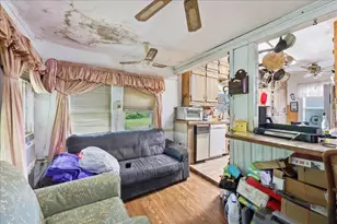605 3rd St, Orange, TX 77630 - Photo 17