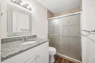 10278 Hammerly Blvd, Houston, TX 77043 - Photo 9