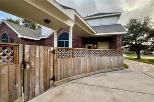 14902 Rock Mill Ln, Sugar Land, TX 77498 - Photo 7