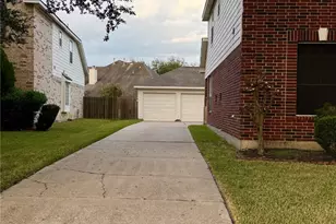 14902 Rock Mill Ln, Sugar Land, TX 77498 - Photo 5