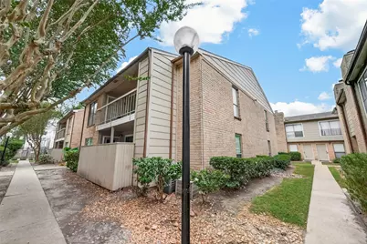 2120 Wilcrest Drive #220, Houston, TX 77042 - Photo 3