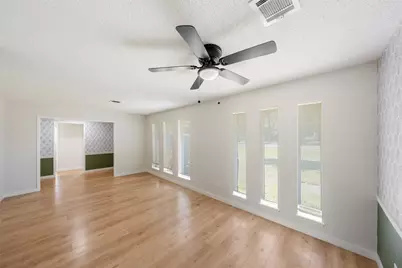 209 Pine Oak Drive, Highlands, TX 77562 - Photo 9