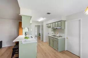 209 Pine Oak Dr, Highlands, TX 77562 - Photo 11