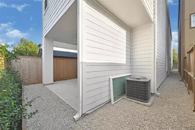 111 E 33rd Street #B, Houston, TX 77018 - Photo 5