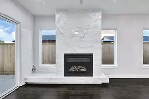 111 E 33rd St, Houston, TX 77018 - Photo 15