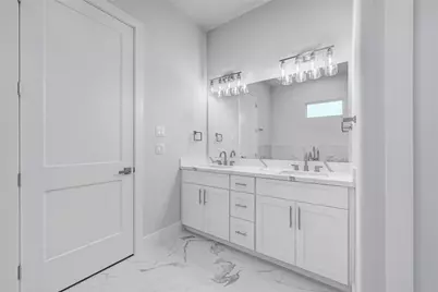 111 E 33rd Street #B, Houston, TX 77018 - Photo 21