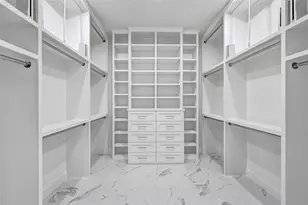 111 E 33rd St, Houston, TX 77018 - Photo 23