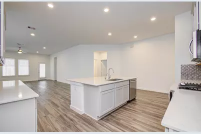 10011 Angelina Woods Lane, Conroe, TX 77384 - Photo 17