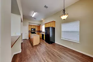 4919 Chase Wick Dr, Bacliff, TX 77518 - Photo 3