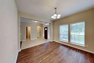 4919 Chase Wick Dr, Bacliff, TX 77518 - Photo 5