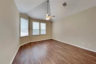 4919 Chase Wick Dr, Bacliff, TX 77518 - Photo 11