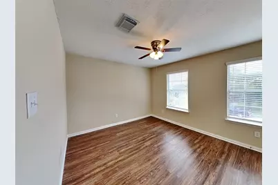 4919 Chase Wick Drive, Bacliff, TX 77518 - Photo 19