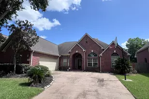 5219 Emerald Trace Ct, Sugar Land, TX 77479 - Photo 3
