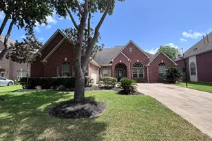 5219 Emerald Trace Ct, Sugar Land, TX 77479 - Photo 1