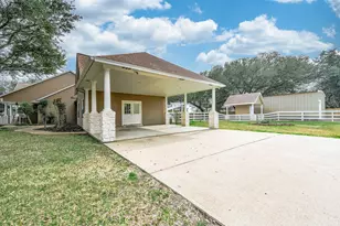 4127 Country Trails St, Alvin, TX 77511 - Photo 5