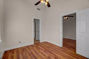 1017 11th St, Galveston, TX 77550 - Photo 17