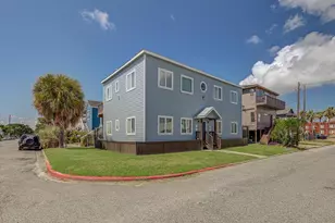 1017 11th St, Galveston, TX 77550 - Photo 3