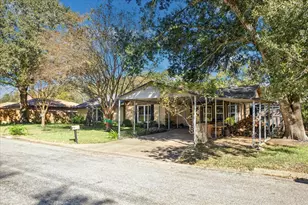 143 Machemehl Dr, Bellville, TX 77418 - Photo 1