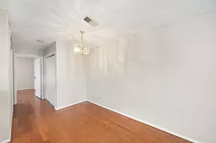 7402 Alabonson Rd, Houston, TX 77088 - Photo 7