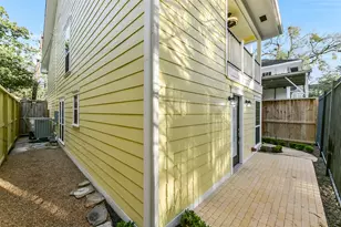 3816 Brandt St, Houston, TX 77006 - Photo 13