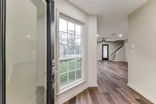 3816 Brandt St, Houston, TX 77006 - Photo 9