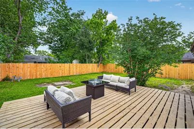 5719 Southwind Street, Houston, TX 77033 - Photo 29