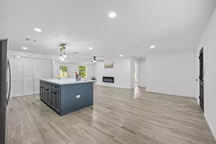 5719 Southwind St, Houston, TX 77033 - Photo 11