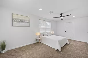5719 Southwind St, Houston, TX 77033 - Photo 13