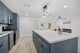 5719 Southwind St, Houston, TX 77033 - Photo 7