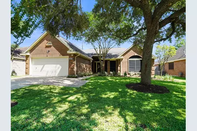 2711 N Peach Hollow Circle, Pearland, TX 77584 - Photo 1