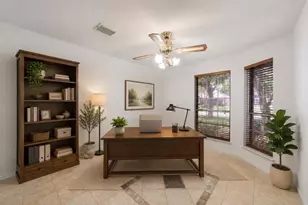 2711 N Peach Hollow Cir, Pearland, TX 77584 - Photo 25