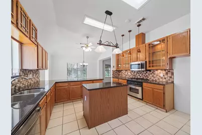 2711 N Peach Hollow Circle, Pearland, TX 77584 - Photo 13