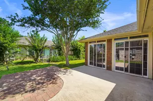 2711 N Peach Hollow Cir, Pearland, TX 77584 - Photo 31