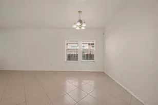 10106 Gil Jr Ln, Houston, TX 77075 - Photo 3