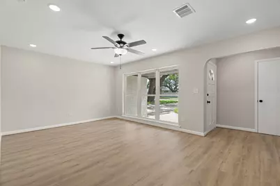 15 N Amburn Road, Texas City, TX 77591 - Photo 3