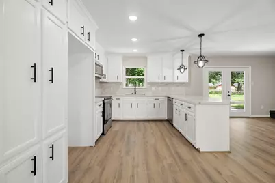 15 N Amburn Road, Texas City, TX 77591 - Photo 7