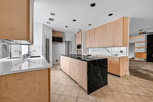 8102 Ashley Cir Dr N, Houston, TX 77071 - Photo 13