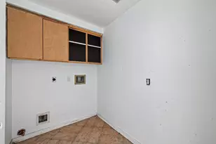 8102 Ashley Cir Dr N, Houston, TX 77071 - Photo 11
