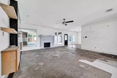 8102 Ashley Circle Drive N, Houston, TX 77071 - Photo 1