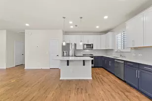 4033 Starbright St, Houston, TX 77018 - Photo 11