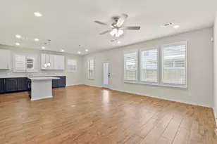 4033 Starbright St, Houston, TX 77018 - Photo 9