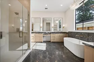 6911 Hartland Ave, Houston, TX 77055 - Photo 15