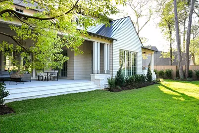 11710 Wendover Lane, Houston, TX 77024 - Photo 47