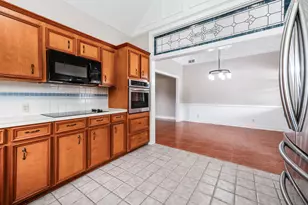 2245 N Austin Ave, Pearland, TX 77581 - Photo 17