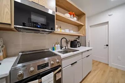 4704 Park Drive #4, Houston, TX 77023 - Photo 5