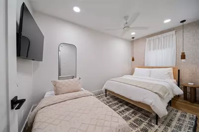 4704 Park Drive #4, Houston, TX 77023 - Photo 11
